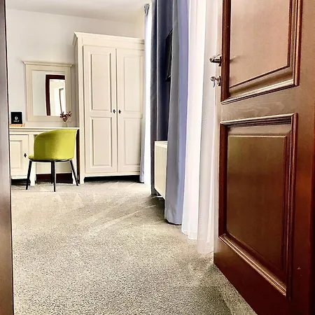 Arce Boutique 3* בראשוב