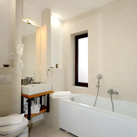 Arce Boutique בית הארחה 3*